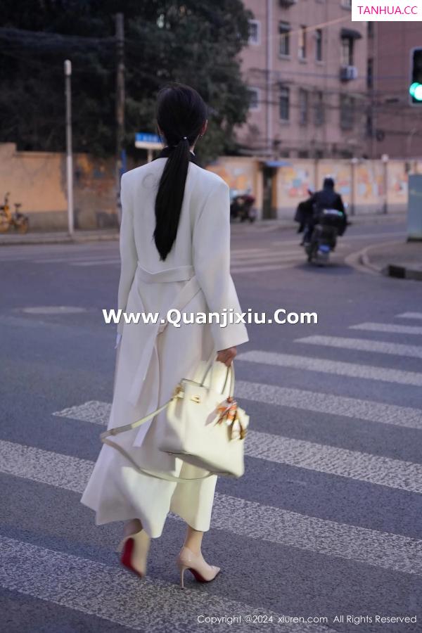 周妍希 奶瓶土肥圆 [XiuRen]高清写真图 2024.02.07 No.8083 Carol周妍希 丝袜性感第45张图片